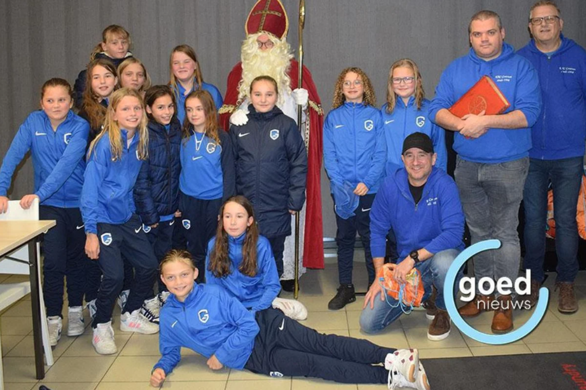 Sinterklaas is voetbalfan en brengt bezoek aan KRC Genk Ladies